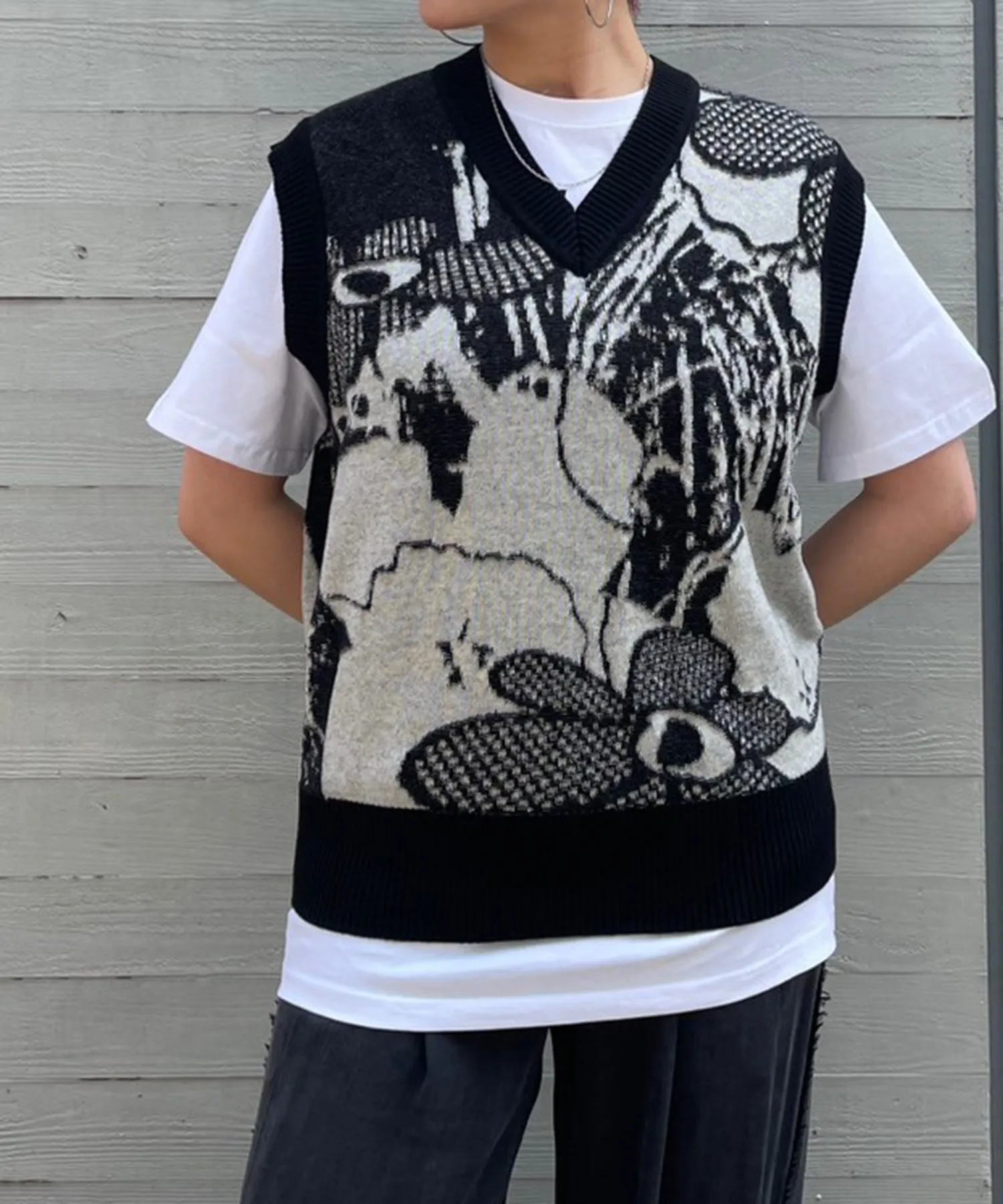 Arrangement V-Neck Knitted Vest