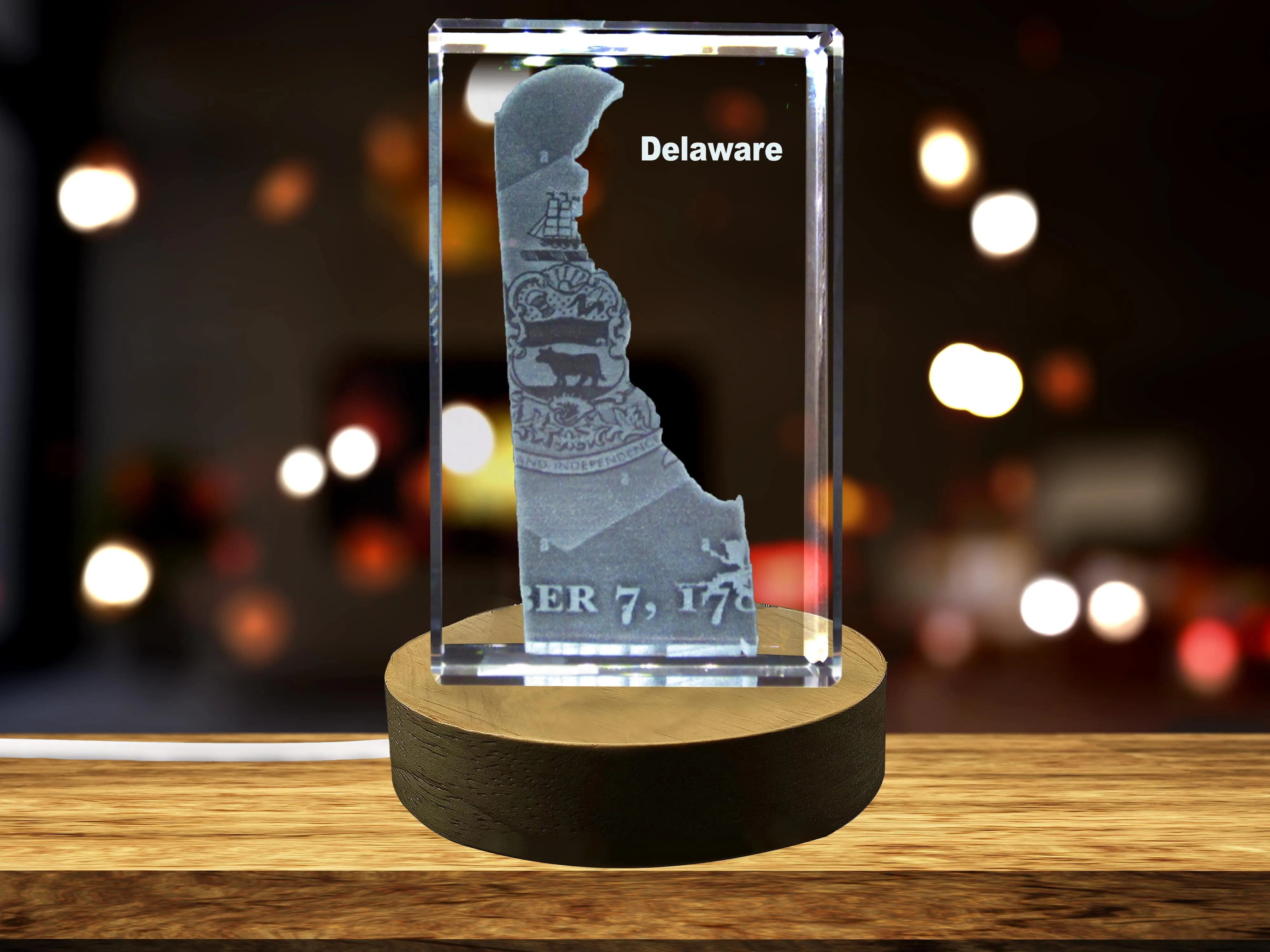 Delaware 3D Engraved Crystal 3D Engraved Crystal Keepsake/Gift/Decor/Collectible/Souvenir