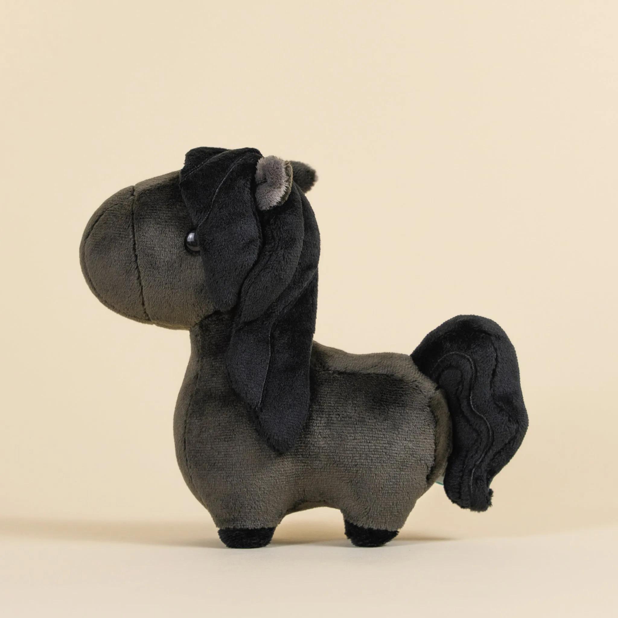 Mini Friesian the Horsi