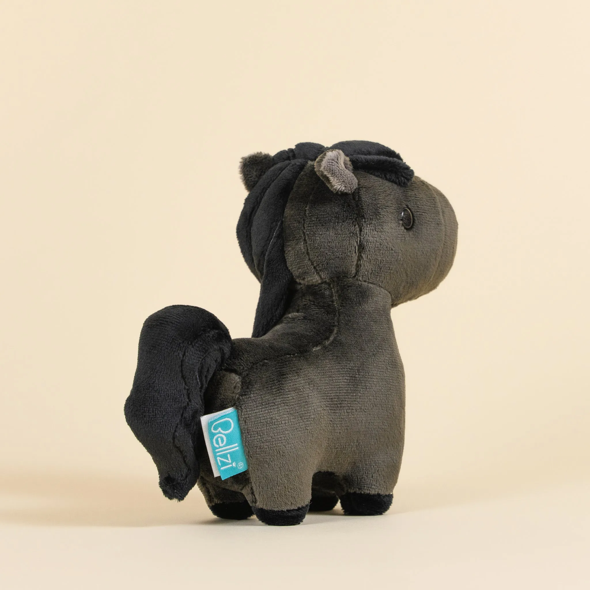 Mini Friesian the Horsi