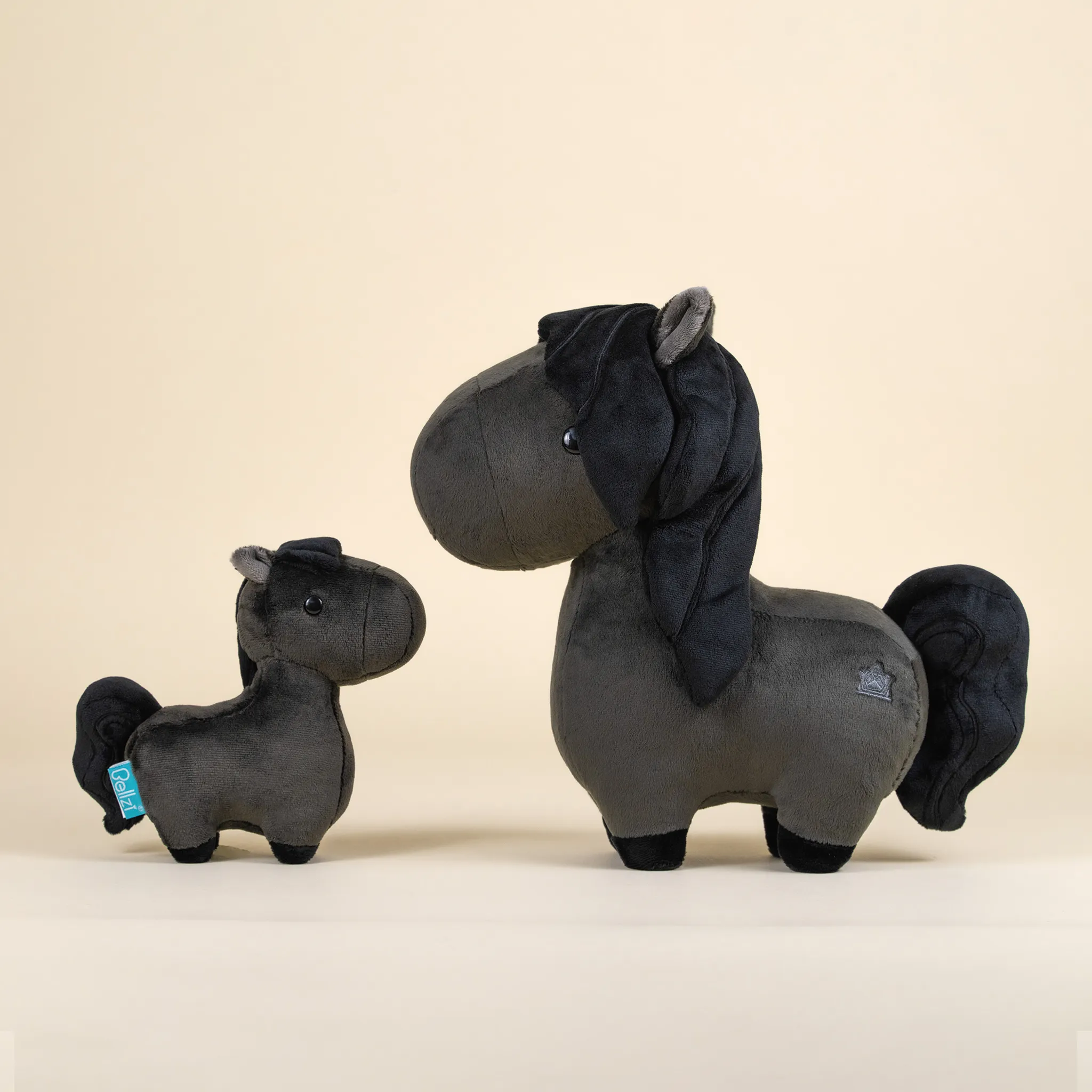 Mini Friesian the Horsi