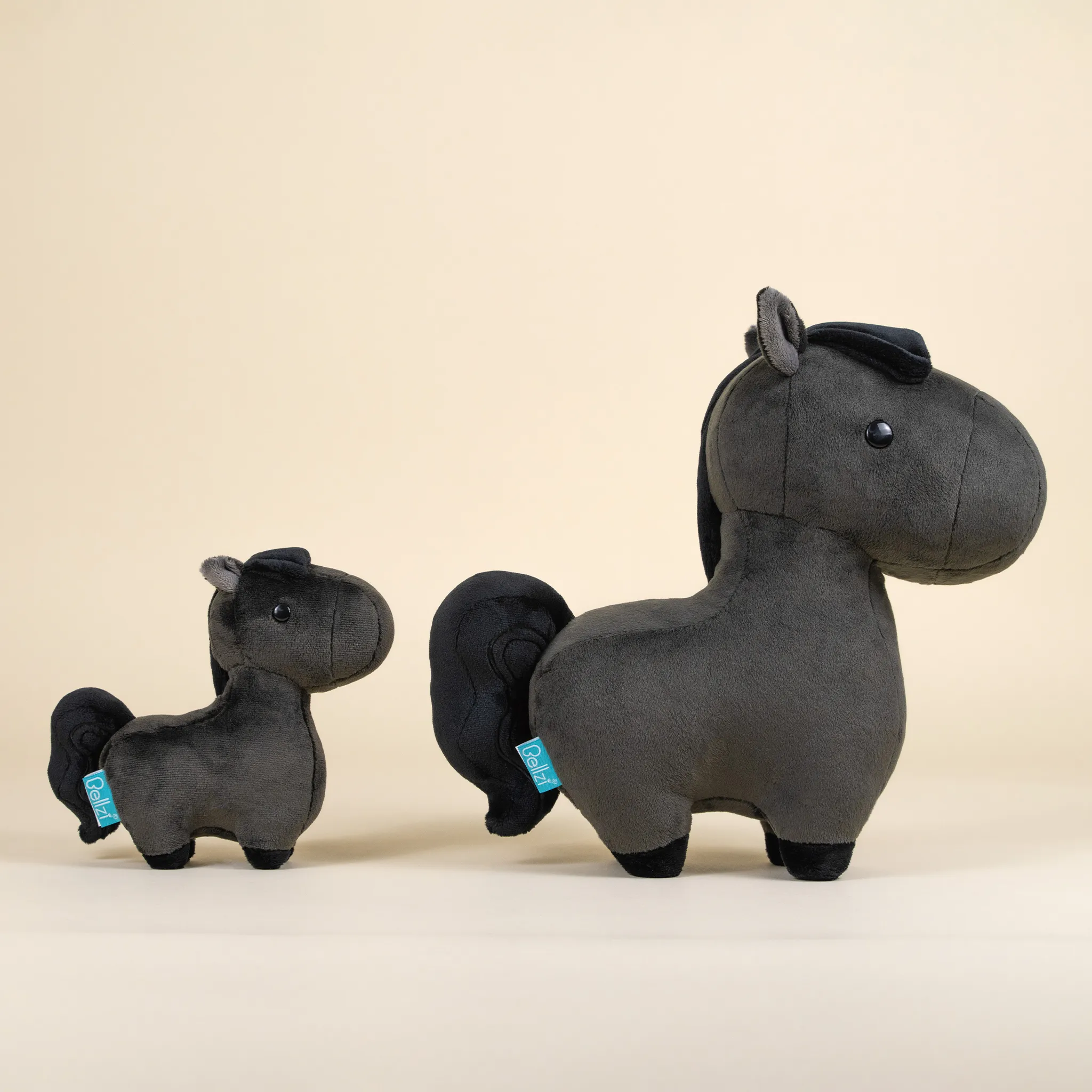 Mini Friesian the Horsi